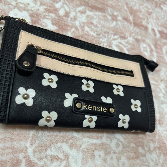 KENSIE Floral Golden Studded Wristlet Wallet - Picture 4 of 11